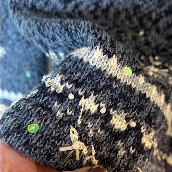 Vintage Blue White Beaded Snowflake Christmas Sweater Small - Picture 8 of 9